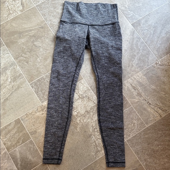 Lululemon Wunder Under Pant (Hi-Rise) in Luon Variegated Knit Heathered Black 8 - Picture 2 of 7